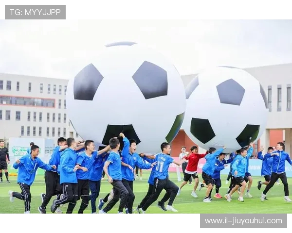 创意足球嘉年华主题服饰设计灵感与潮流趋势探讨 创意足球嘉年华主题服饰设计灵感与潮流趋势探讨